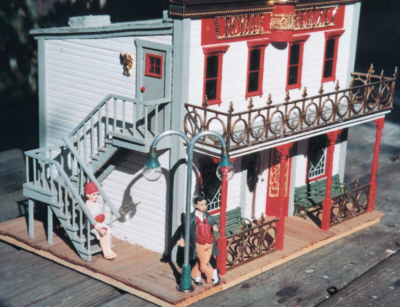 Make streetlamps for your garden railway