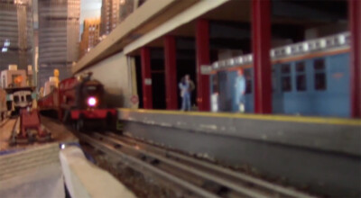 Member video: O scale Gotham City layout tour and more