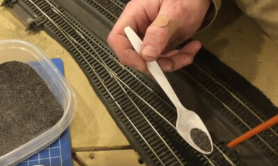 B&M NH Mainline – Ballasting the Track