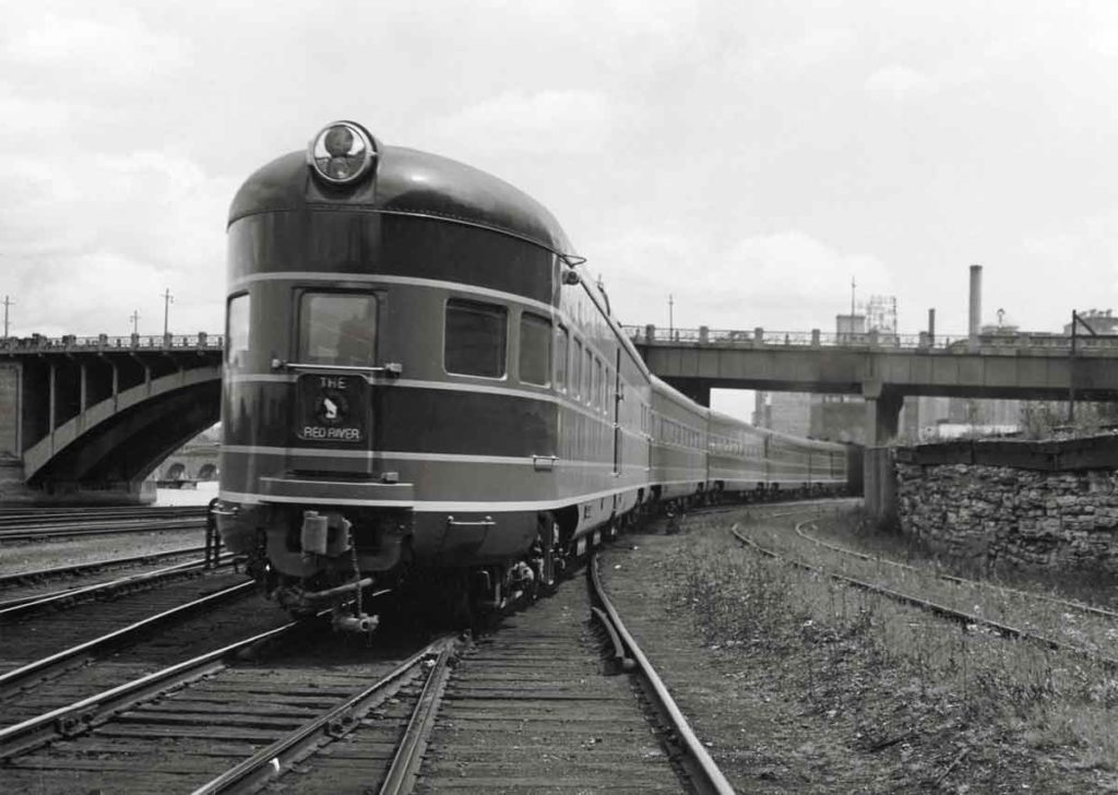 Great Northern Red River departing Minneapolis
