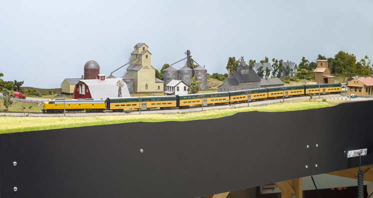 Kato N scale CNW 400 passenger set