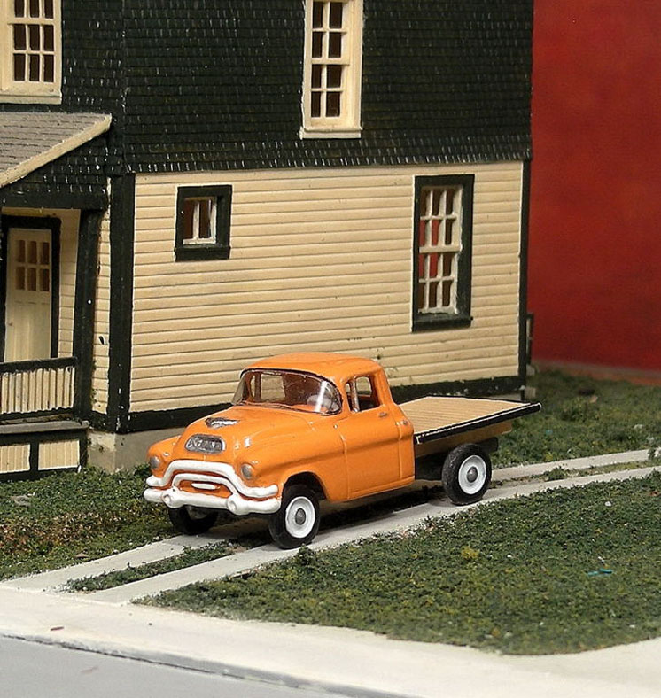 Sylvan Scale Models HO scale 1955-1956 GMC half-ton flatbed truck