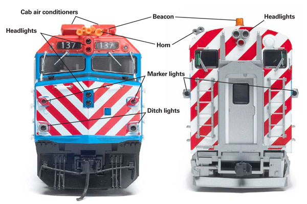 The front of the F40PH and the control-end of the cab coach highlight the Kato models high level of prototypical detail
