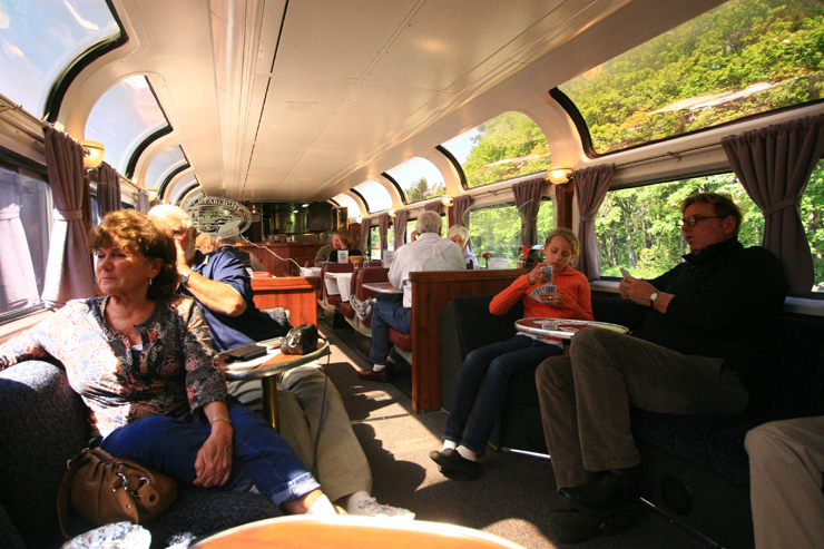 Amtrak_Parlour_Johnston