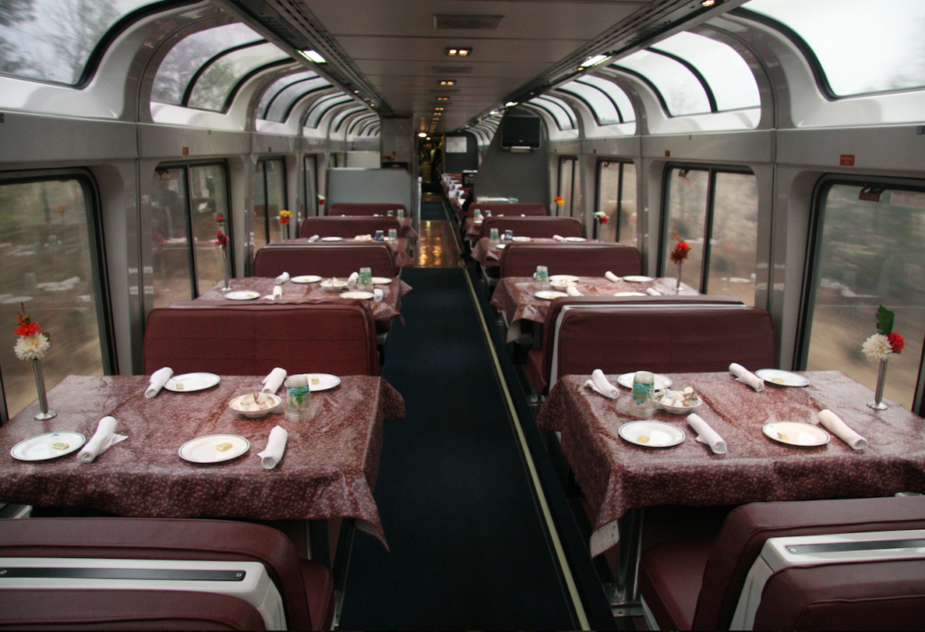 Amtrakcoachdiningcar