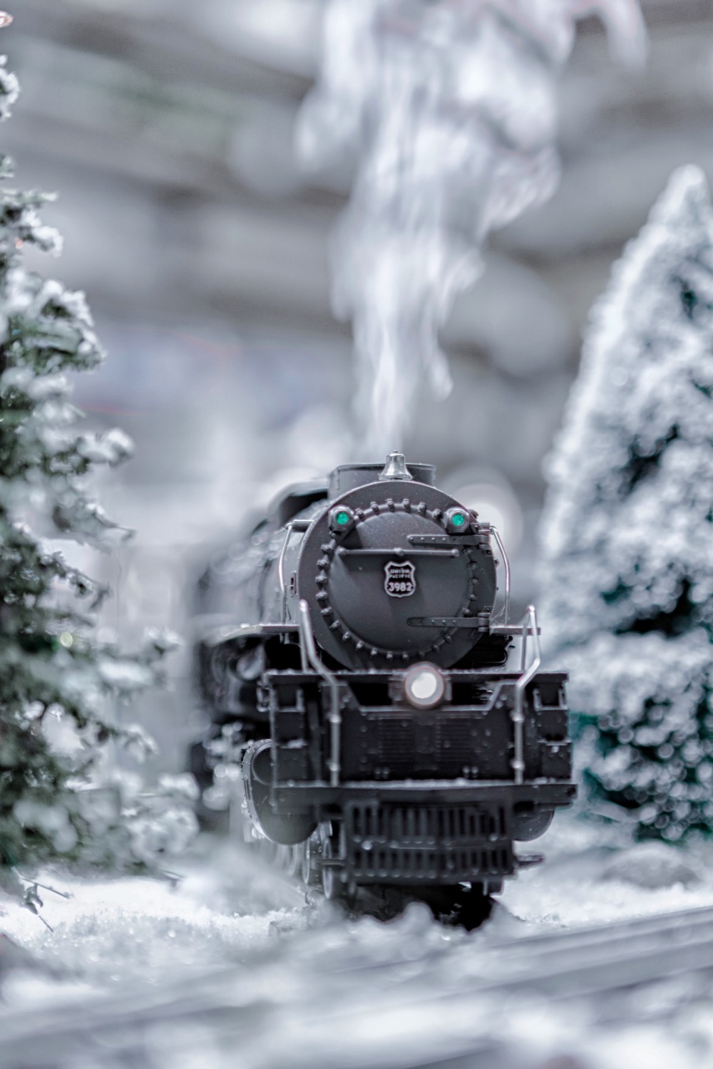 Donald and Miriam Pruter 12 x 20-foot O gauge Christmas layout
