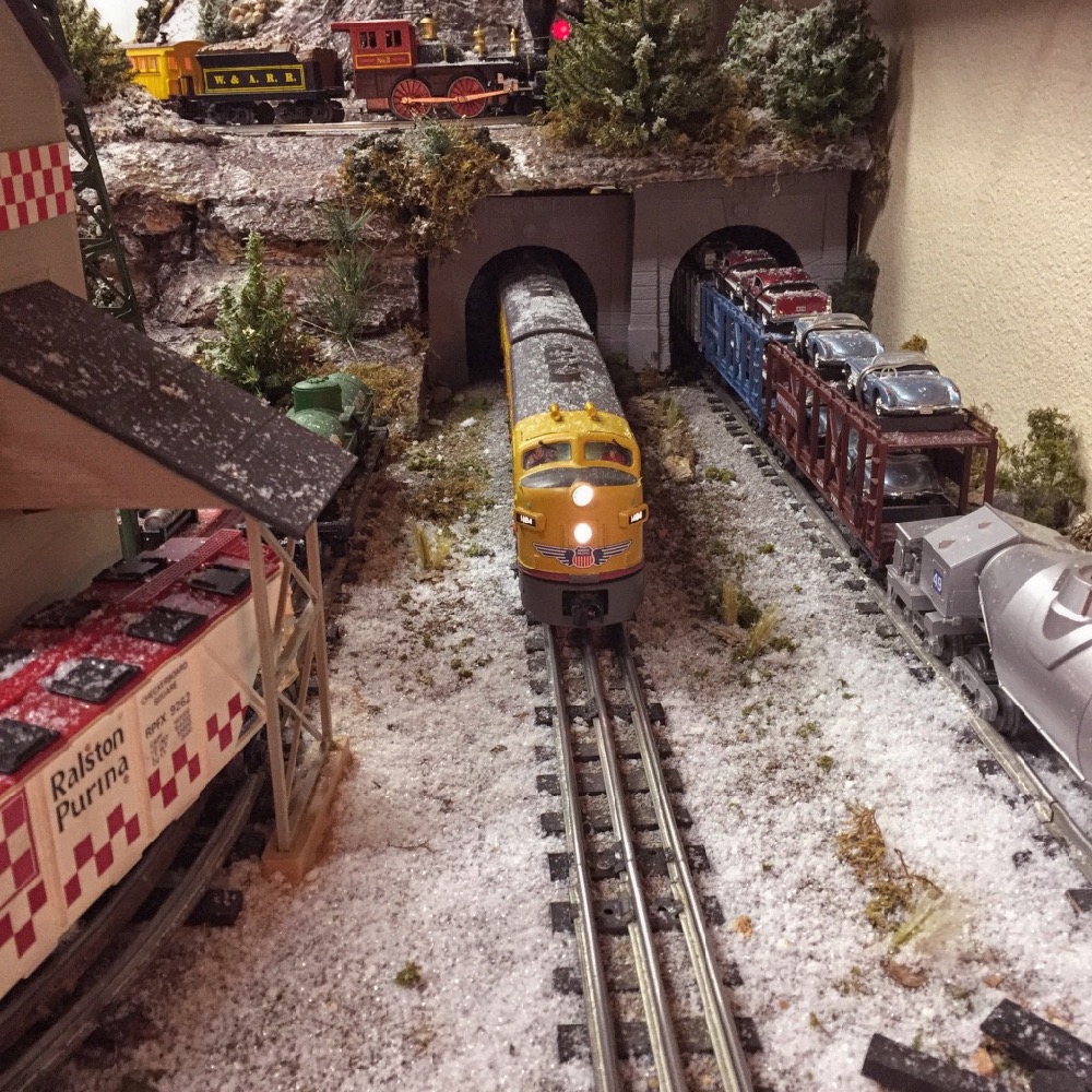 Donald and Miriam Pruter 12 x 20-foot O gauge Christmas layout