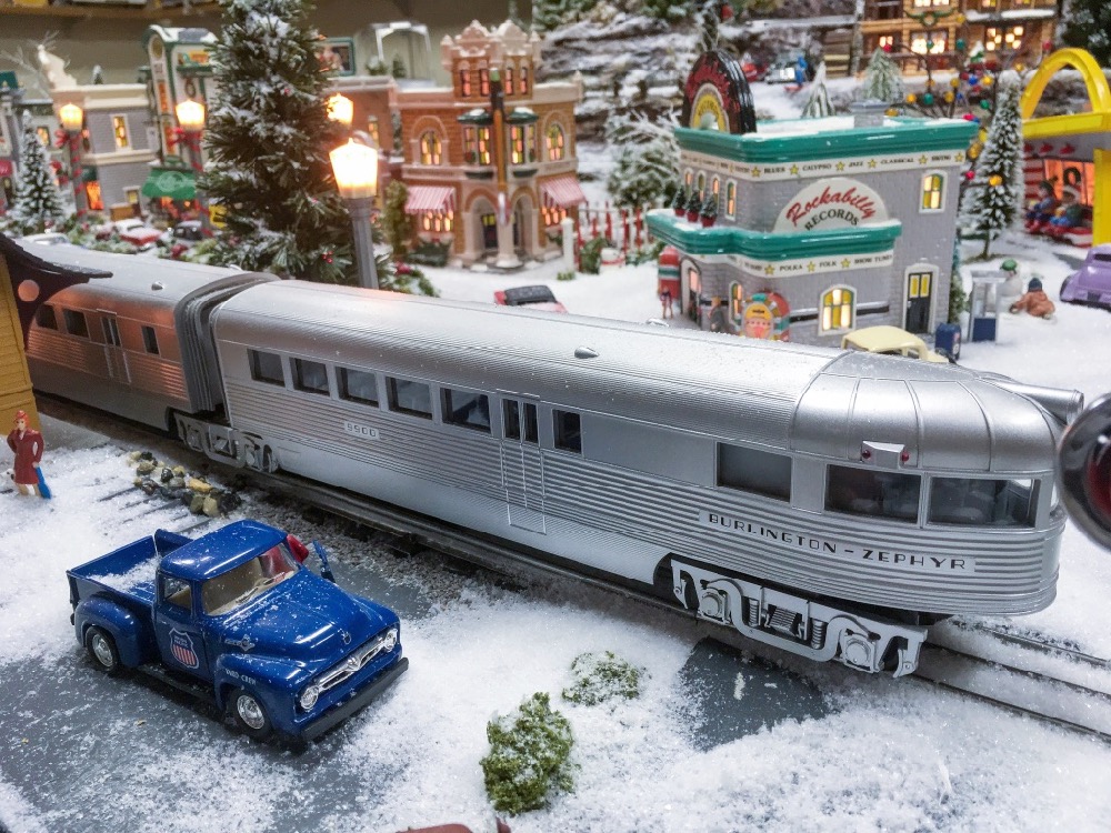 Donald and Miriam Pruter 12 x 20-foot O gauge Christmas layout