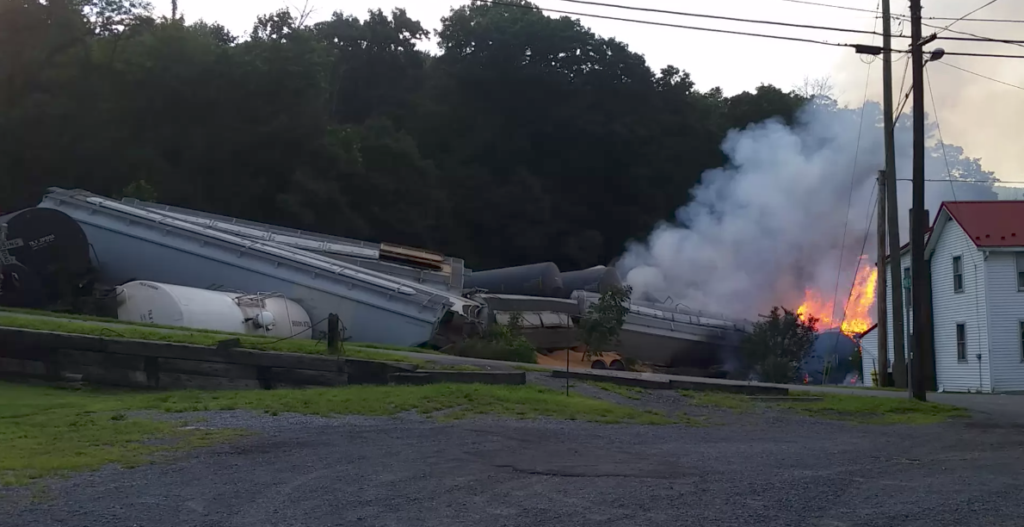 CSXderailmentfire
