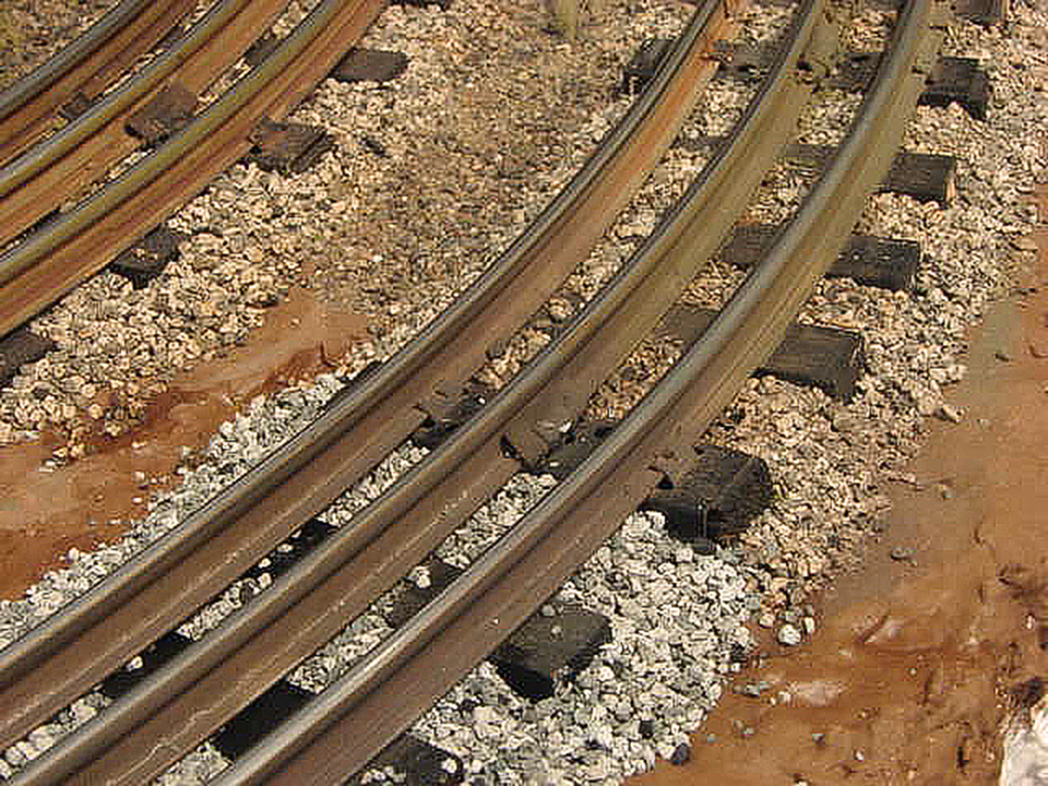ballasting tips for tubular track dirt spots