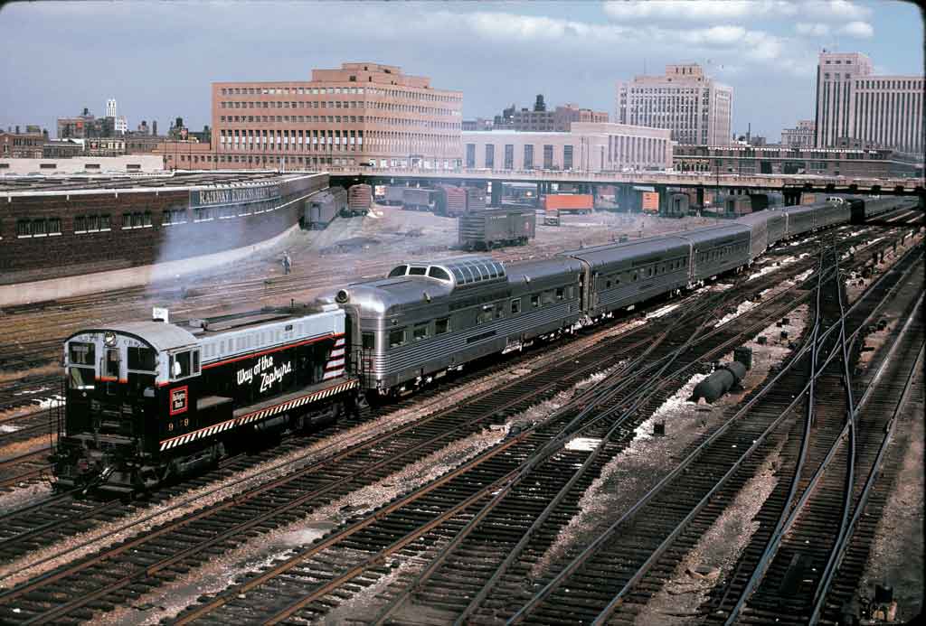 A train passing through a busy city