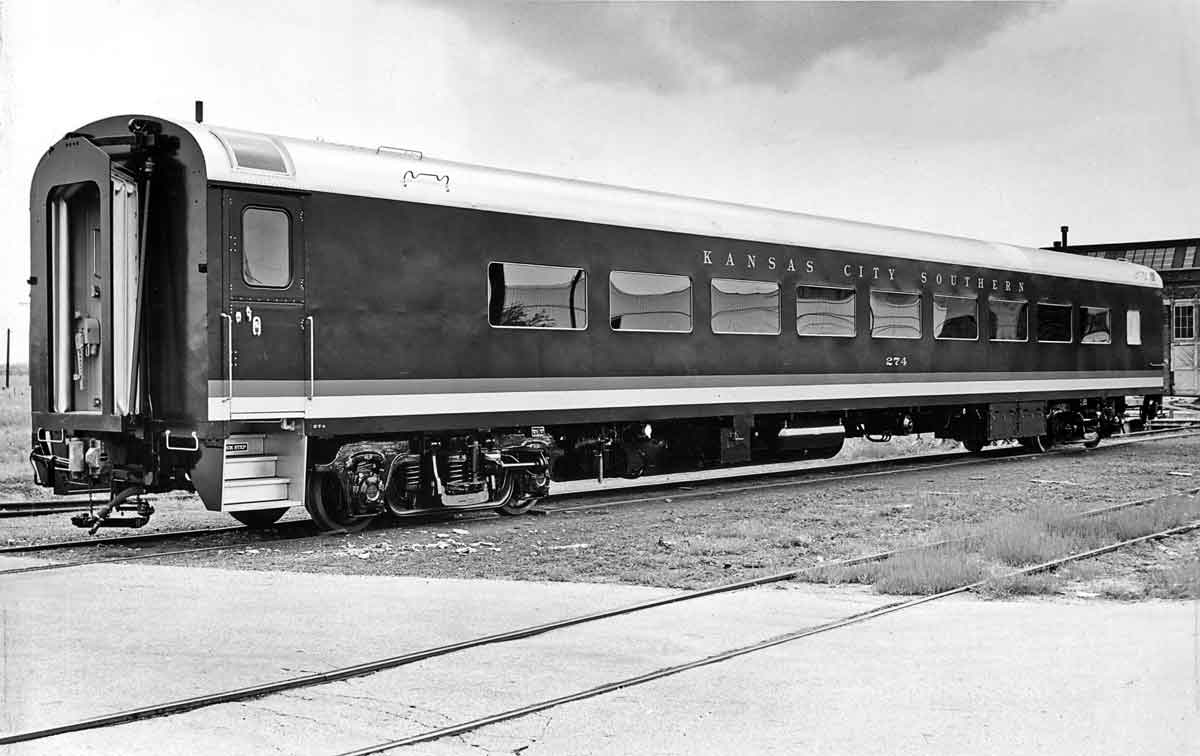 Streamlined passenger coach