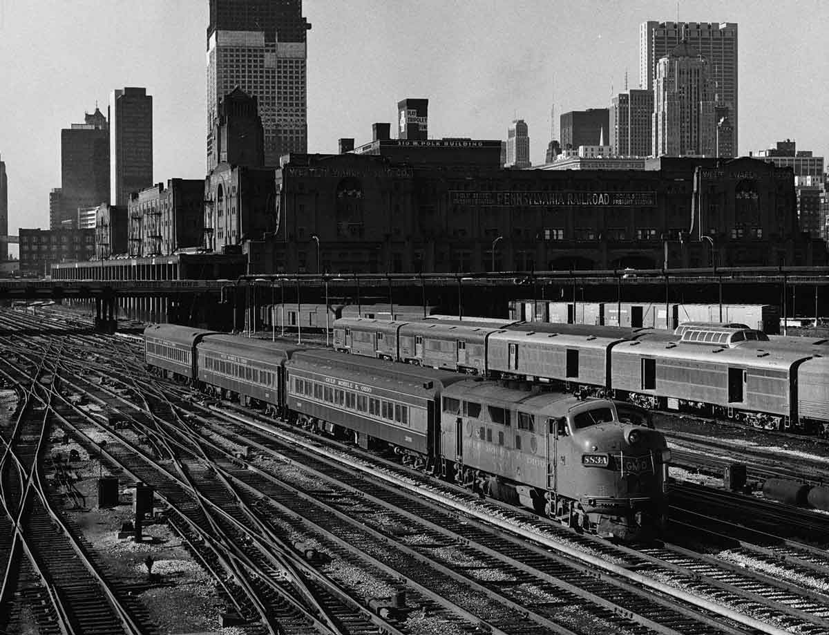 a commuter train in chicago