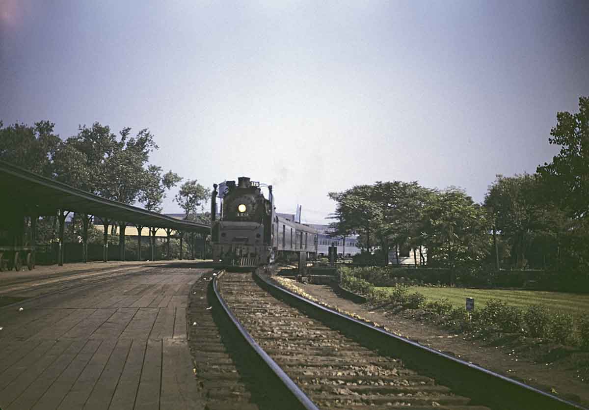 A train pulling into a station