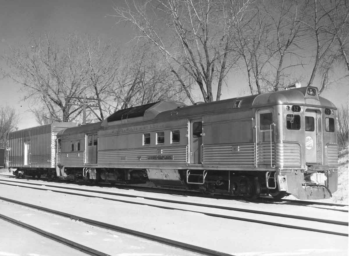 RDC railcar with boxcar