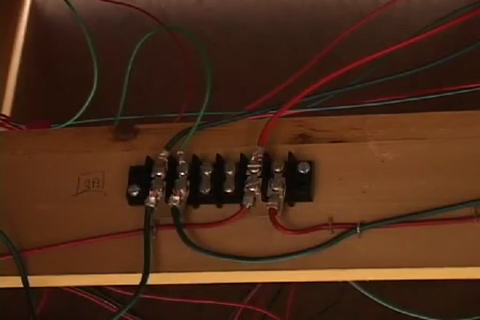 How to wire a model train layout for Digital Command Control (DCC) part III: Feeder wires and system testing