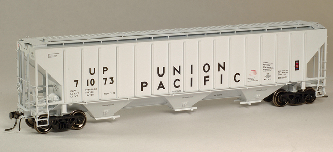 PS-2CD 4,740-cubic-foot-capacity covered hopper