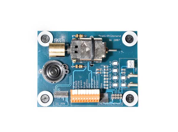 Digital Command Control decoder test stand
