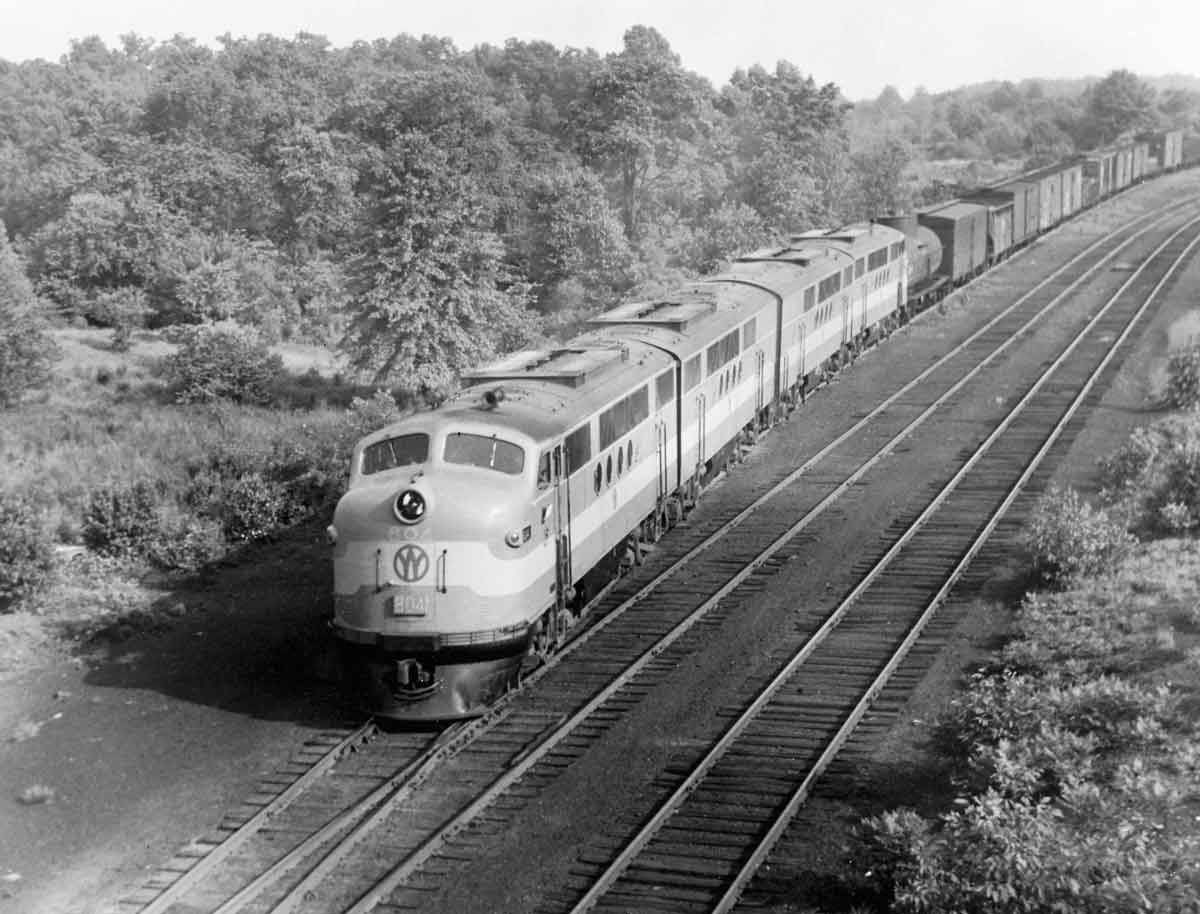 Four unit diesel set on freight train