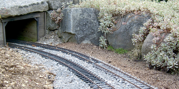 curve on garden railroad
