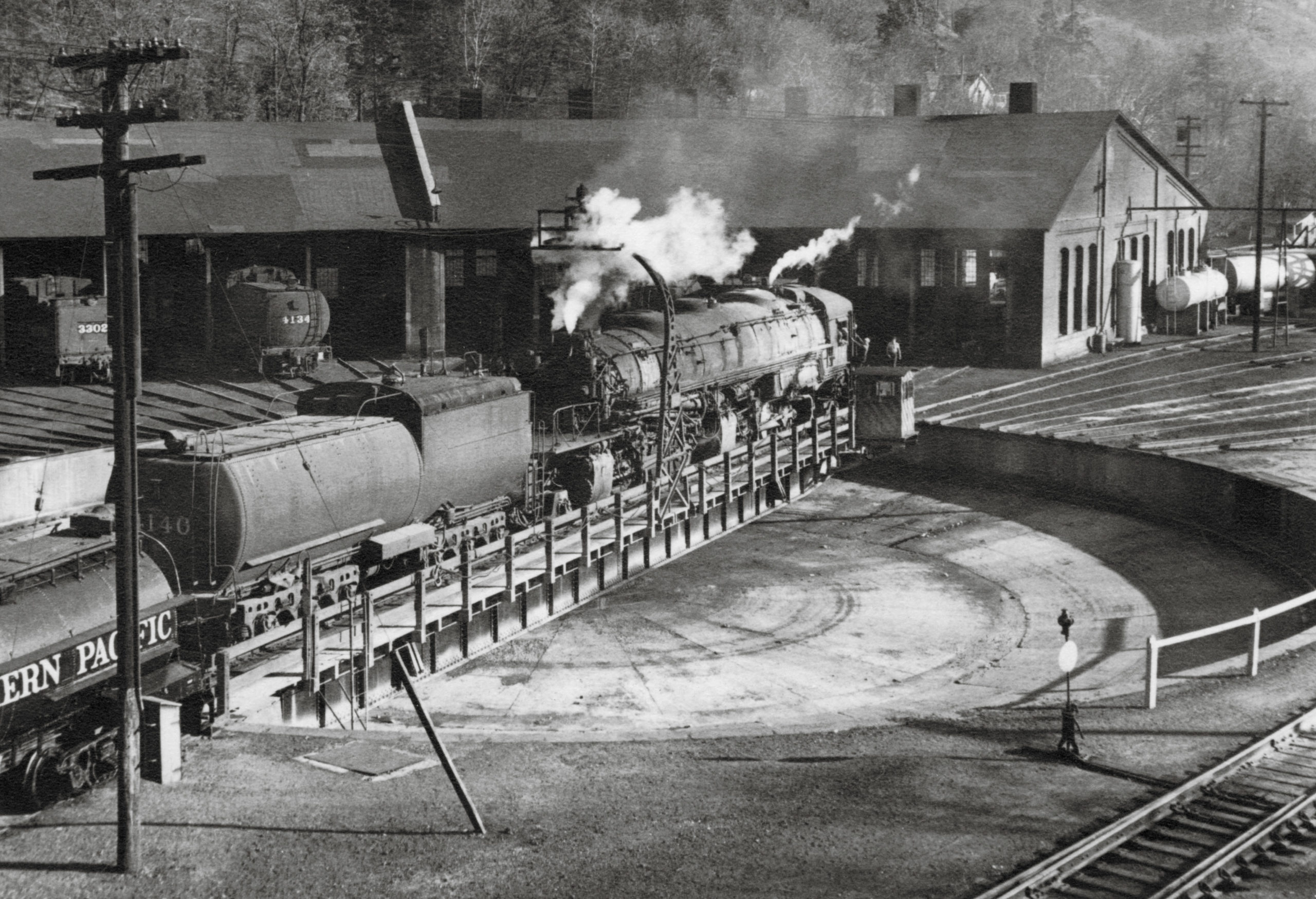 Southern Pacific turntable, Calif.