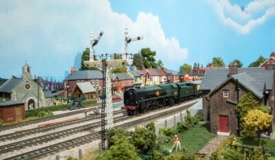 Video: OO scale British Railways