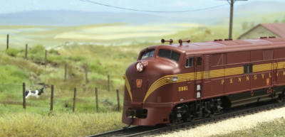 Video: Bachmann SoundValue HO scale EMD E7A