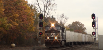 Trains Presents: Triple Crown Roadrailer action