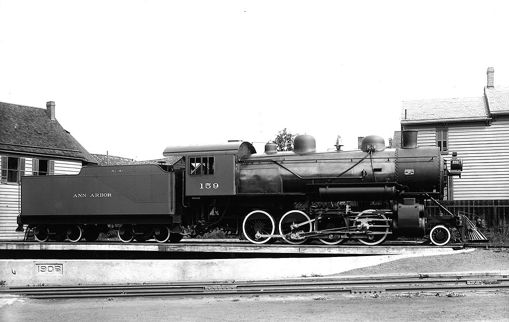  2-8-0 steam locomotive
