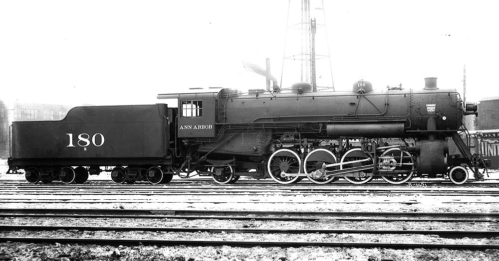 2-8-2 steam locomotive