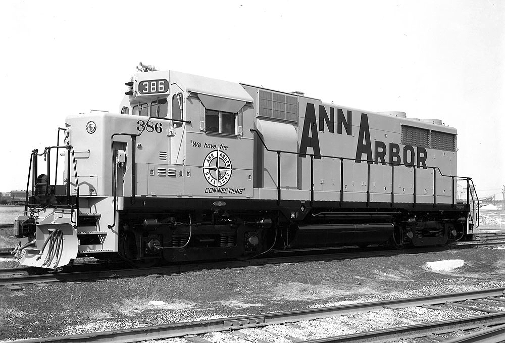 Road-switcher diesel locomotive