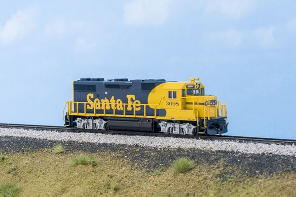 Model of a blue and yellow diesel locomotive