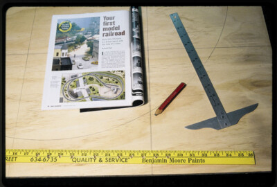 How to transfer a track plan from paper to model railroad benchwork