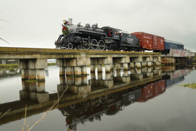 Digest: U.S. Sugar operates steam-powered holiday train