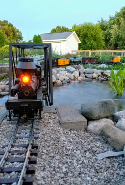 Photo gallery of garden railways