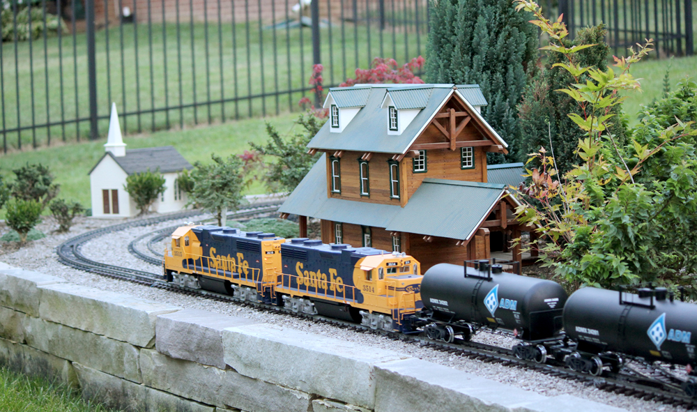 J2A Railroad Steve & Malinda Jungst