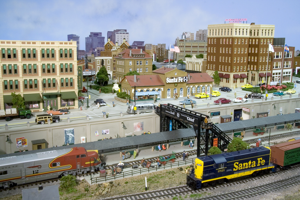 Passengers and Santa Fe trains converge on a fictious southern Colorado city.