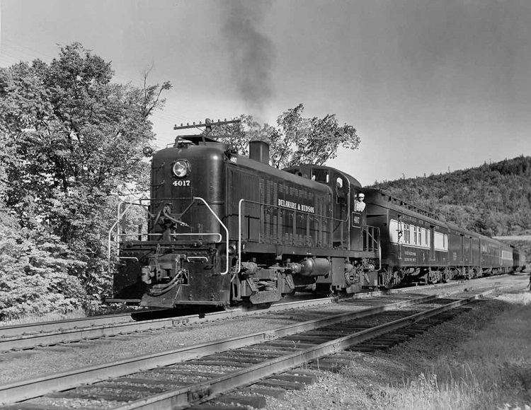 Alco RS3 4017 with New York–Montreal Laurentian at Port Kent, N.Y., 1950.