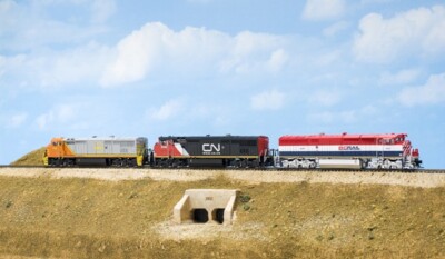 Rapido Trains N scale General Electric Dash 8-40CM diesel locomotive