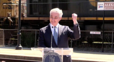 Rail and transportation officials sign agreement for Virginia passenger plan