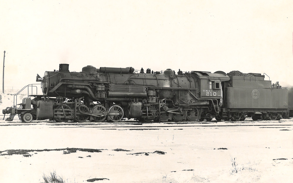2-8-8-2 steam locomotive