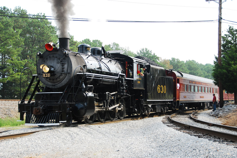 steam passenger train in Tennessee