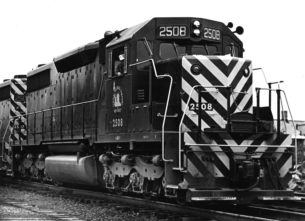 Road-switcher diesel locomotive