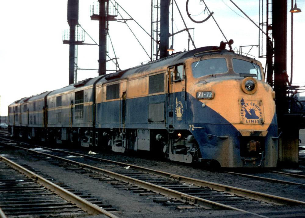 Streamlined diesel locomotives