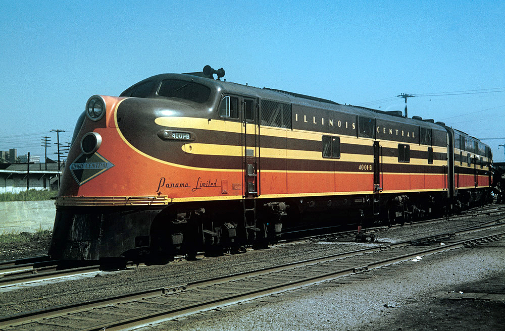 Streamlined diesel locomotive