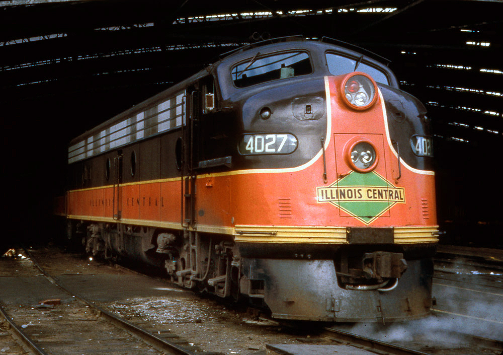 Streamlined diesel locomotive