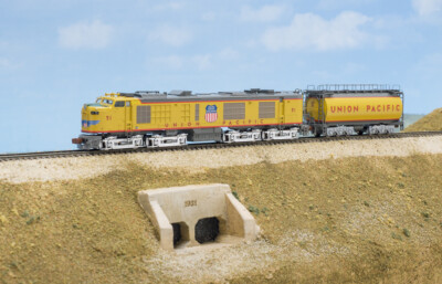 ScaleTrains.com N scale UP standard turbine