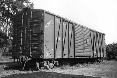 Automobile boxcar