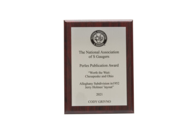 Grivno receives award
