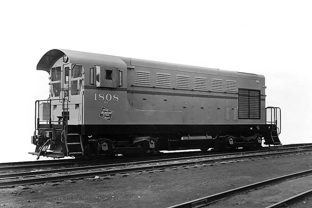Builder’s photo of end-cab diesel switcher with high hood